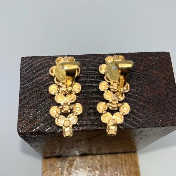 Vintage gold tone nugget necklace and 2 pairs of coordinating clip earrings - Picture 9 of 12